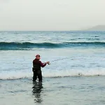 Absolute Beachfront 法马拉