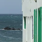 Absolute Beachfront 法马拉