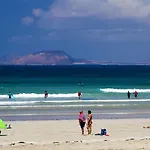 Absolute Beachfront דירה פאמארה